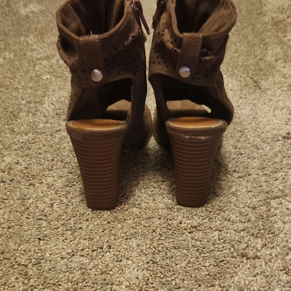 Sugar Brown Suede Heeled Boots with Perforated Design - Picture 4 of 7